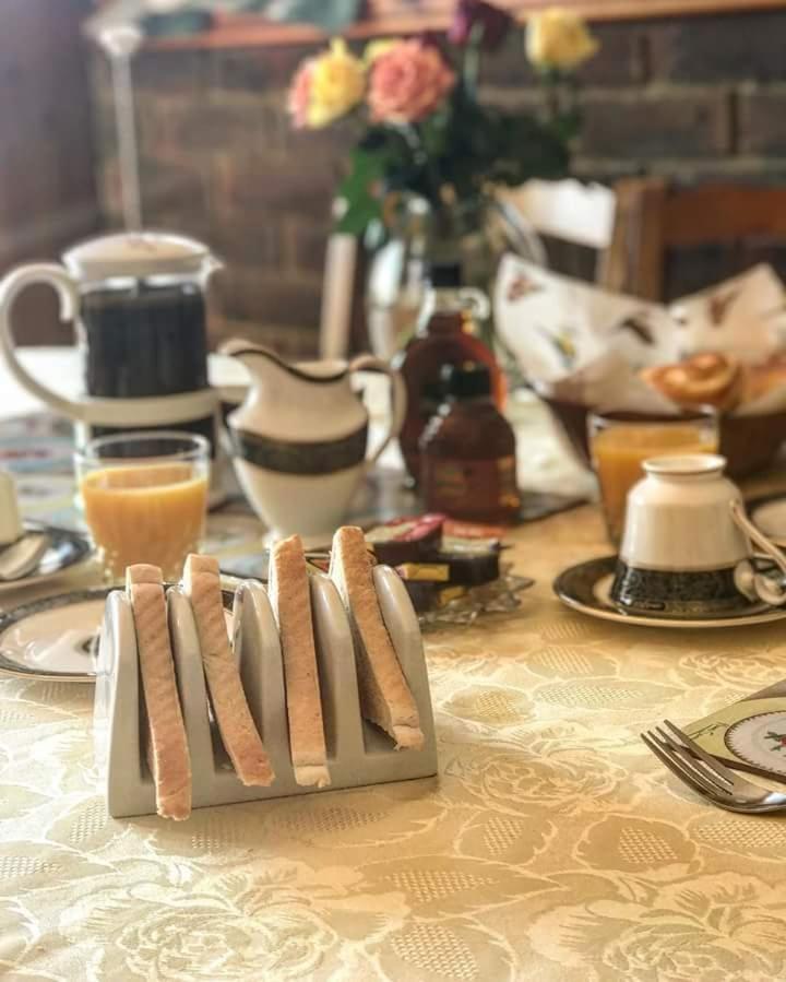 Pett Woodpeckers Cottage B&B المظهر الخارجي الصورة